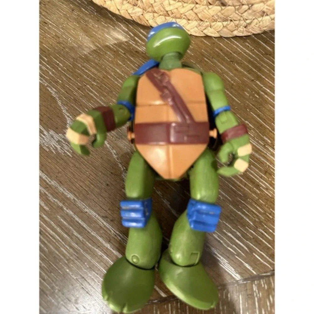 Teenage Mutant Ninja‎ Turtles Transformer Turtle/ Ninja Turtle Toy